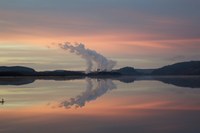 fabriek aan het water